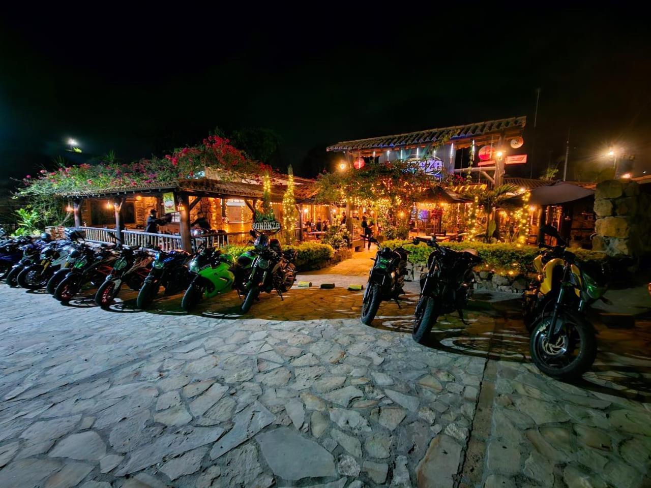 Cabanas Y Hostal Bonanza Mesa De Los Santos Лос-Сантос Экстерьер фото